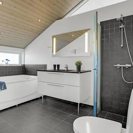 بيت للعطل 4 Bedroom Cozy In Haderslev